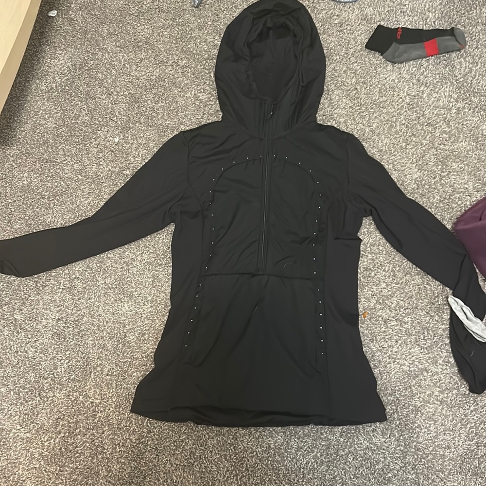 Lululemon raincoat size 6